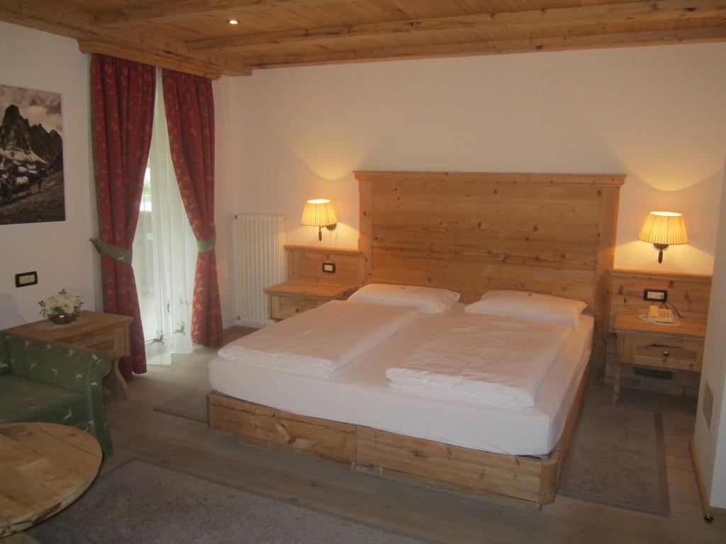 Hotel Corona Krone Selva di Val Gardena Pokój zdjęcie